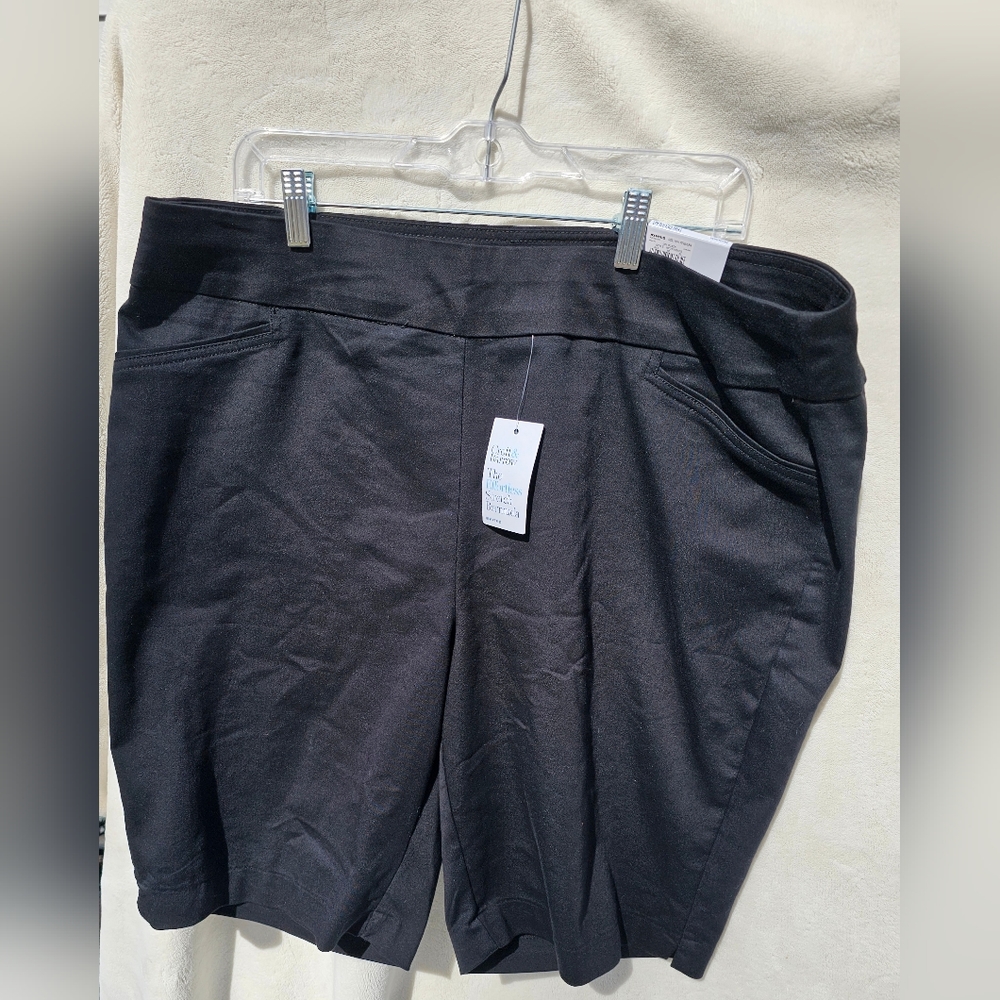 Women's Plus Bermuda Shorts, black Size 18